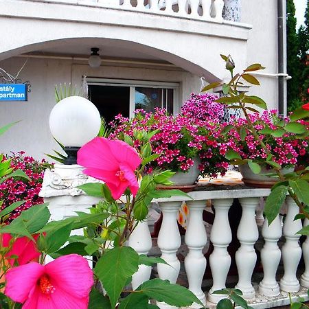 Kristaly Apartman Bed and Breakfast Hévíz Buitenkant foto