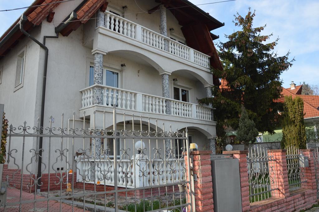 Kristaly Apartman Bed and Breakfast Hévíz Buitenkant foto
