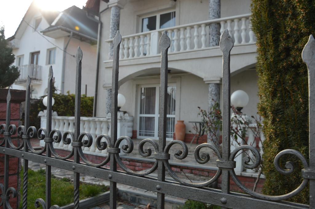 Kristaly Apartman Bed and Breakfast Hévíz Buitenkant foto