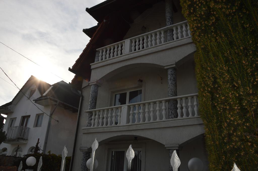 Kristaly Apartman Bed and Breakfast Hévíz Buitenkant foto