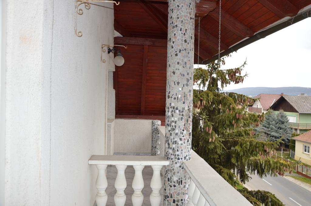 Kristaly Apartman Bed and Breakfast Hévíz Buitenkant foto