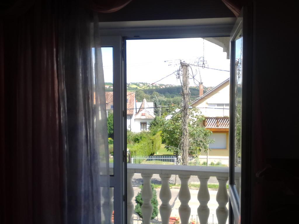 Kristaly Apartman Bed and Breakfast Hévíz Buitenkant foto