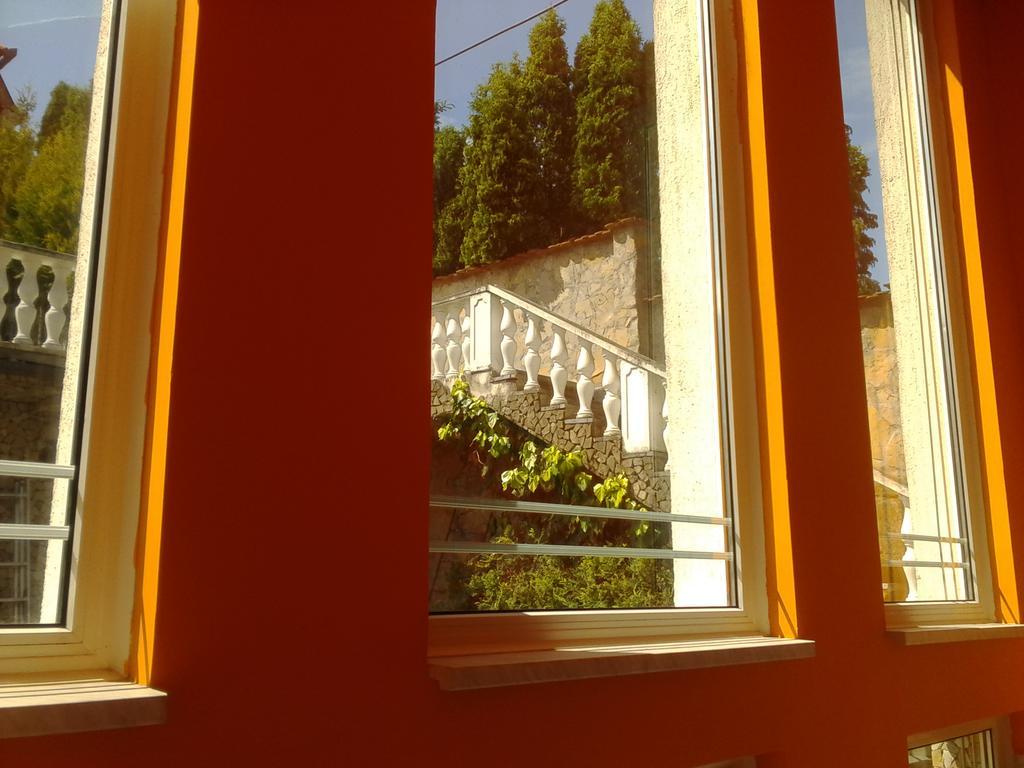 Kristaly Apartman Bed and Breakfast Hévíz Buitenkant foto