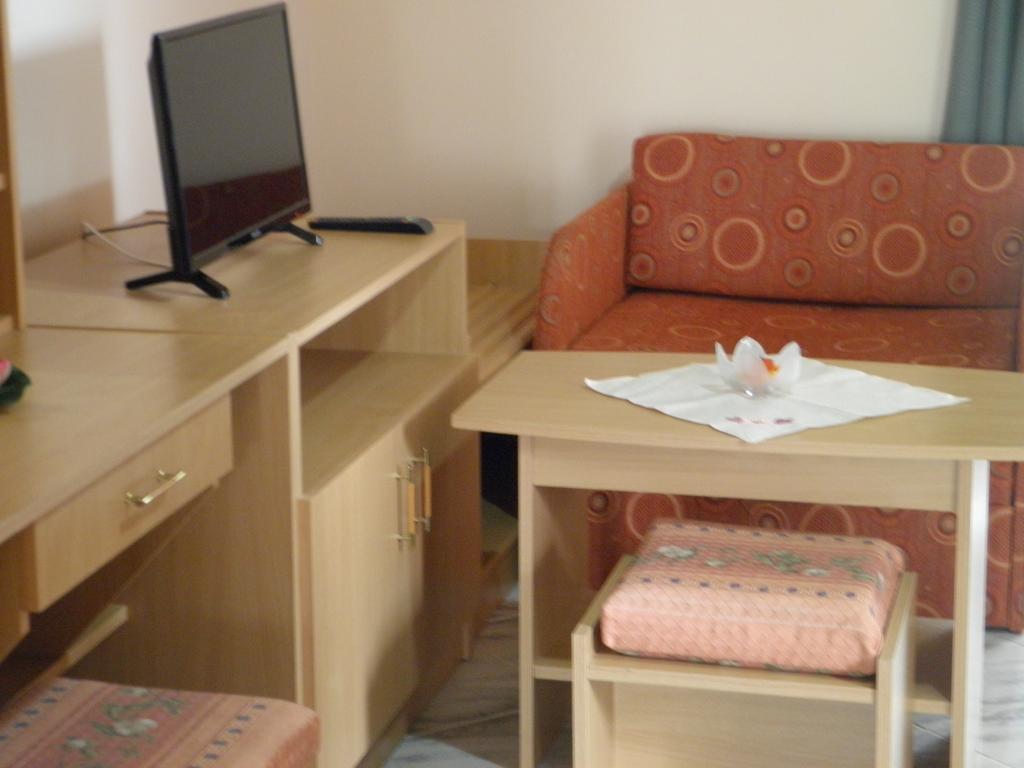 Kristaly Apartman Bed and Breakfast Hévíz Buitenkant foto