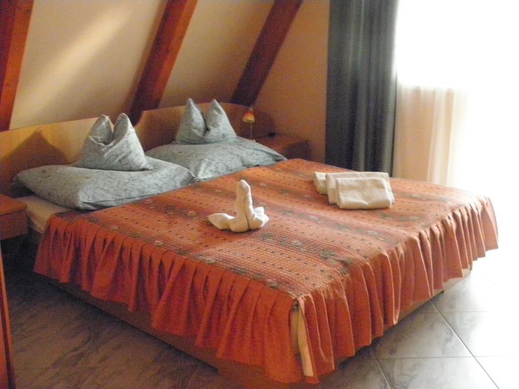 Kristaly Apartman Bed and Breakfast Hévíz Buitenkant foto