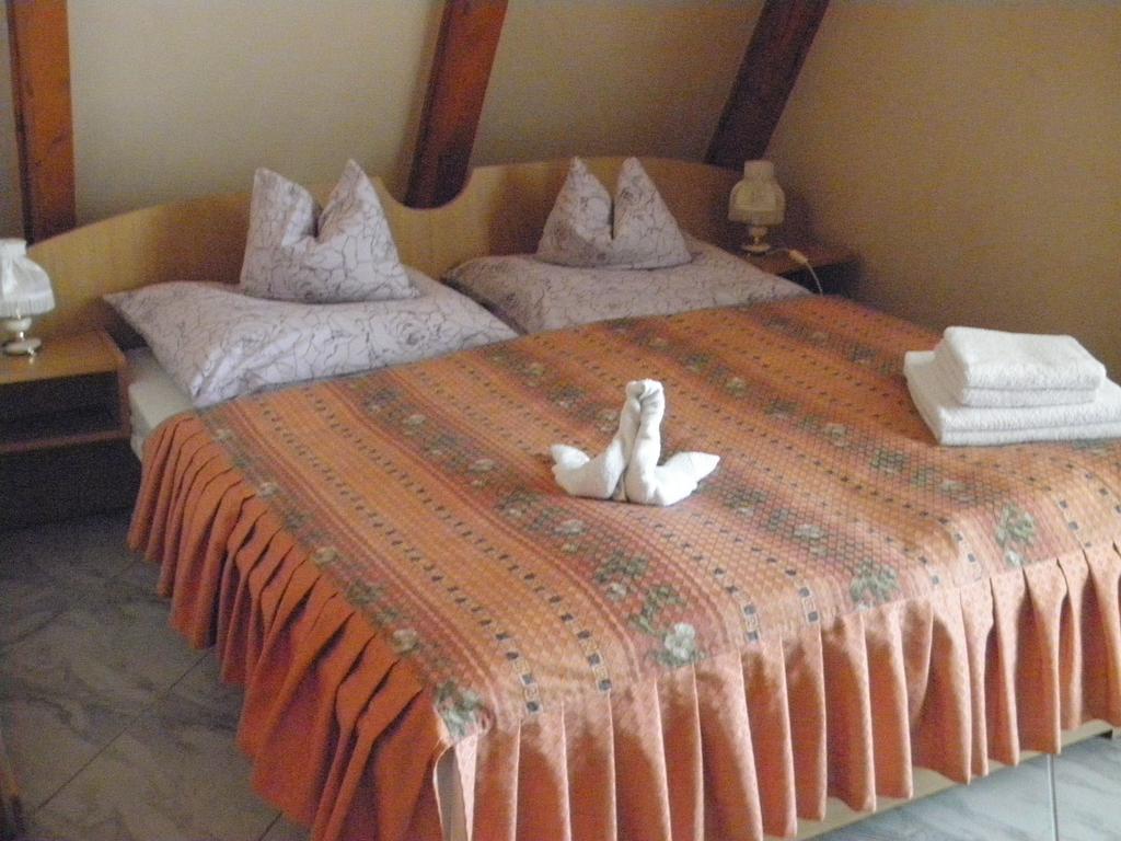 Kristaly Apartman Bed and Breakfast Hévíz Buitenkant foto