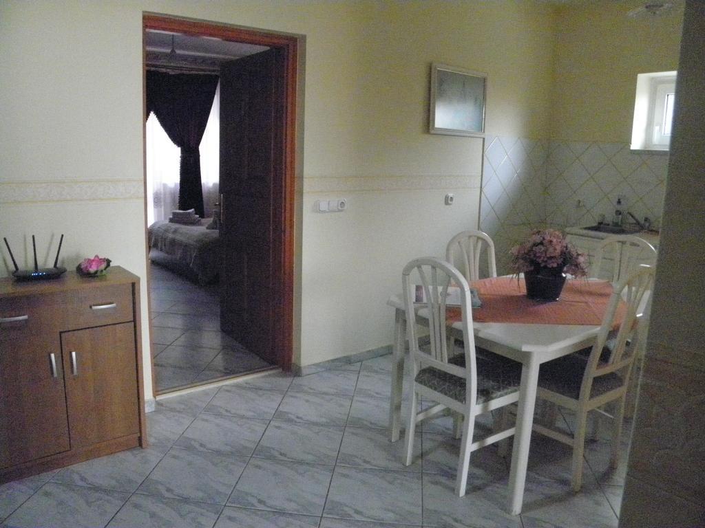 Kristaly Apartman Bed and Breakfast Hévíz Buitenkant foto