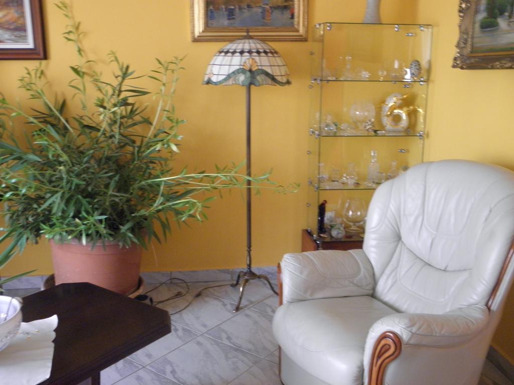 Kristaly Apartman Bed and Breakfast Hévíz Buitenkant foto