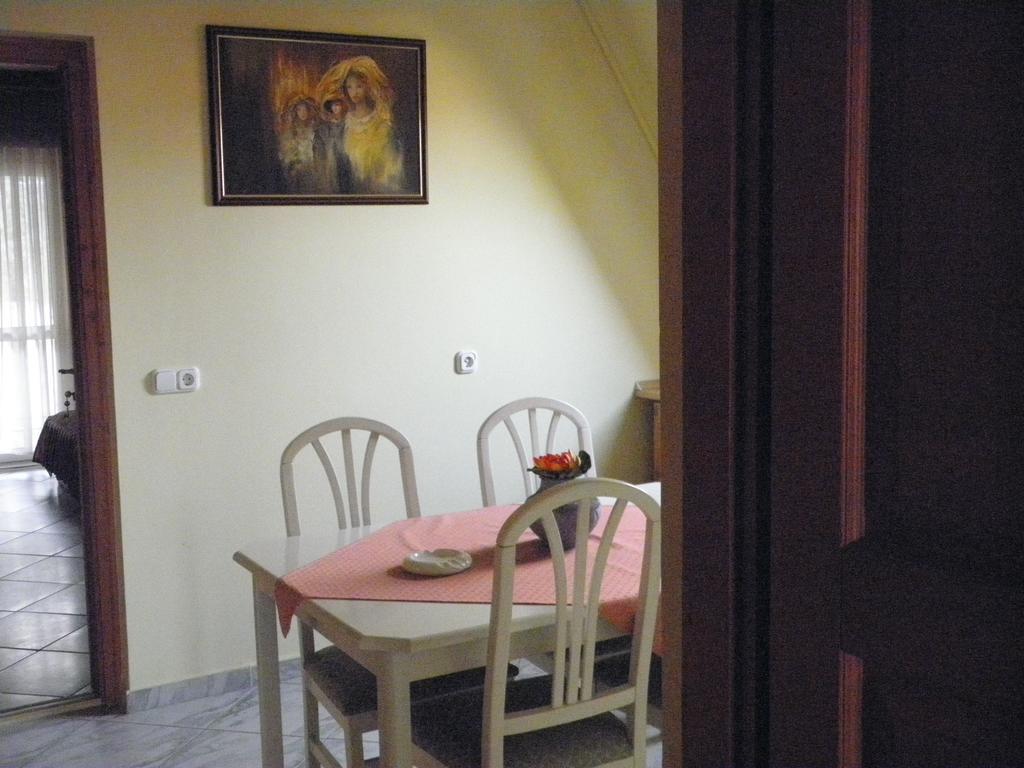 Kristaly Apartman Bed and Breakfast Hévíz Buitenkant foto