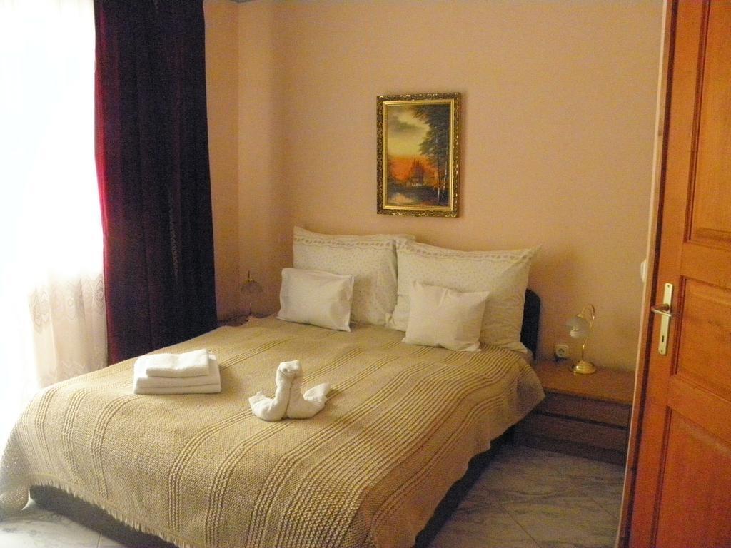 Kristaly Apartman Bed and Breakfast Hévíz Buitenkant foto